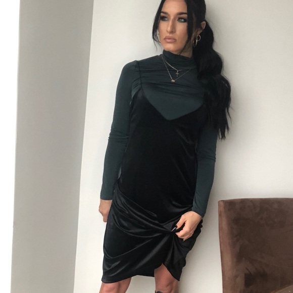 Zara Dresses & Skirts - SPAGHETTI STRAP DRESS